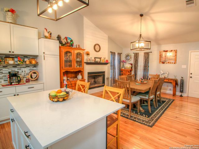 213 BLUEBONNET RDG, La Vernia, TX 78121