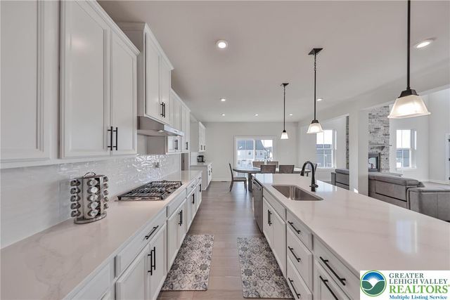 2890 Hawk Valley Court, Upper Saucon Twp, PA 18034