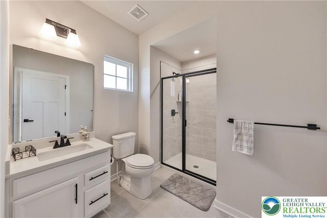 2890 Hawk Valley Court, Upper Saucon Twp, PA 18034