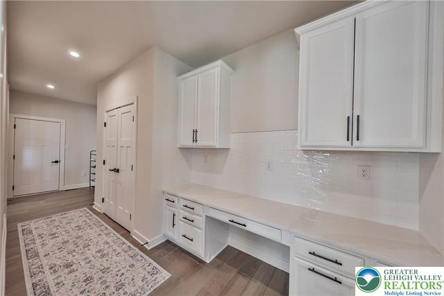 2890 Hawk Valley Court, Upper Saucon Twp, PA 18034