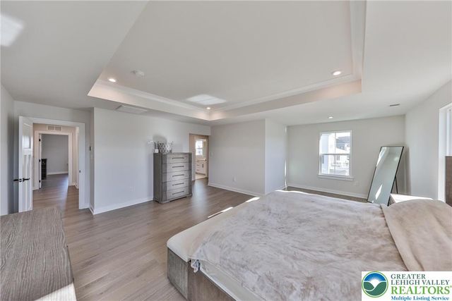 2890 Hawk Valley Court, Upper Saucon Twp, PA 18034