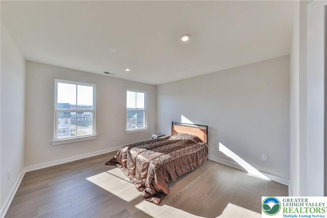 2890 Hawk Valley Court, Upper Saucon Twp, PA 18034