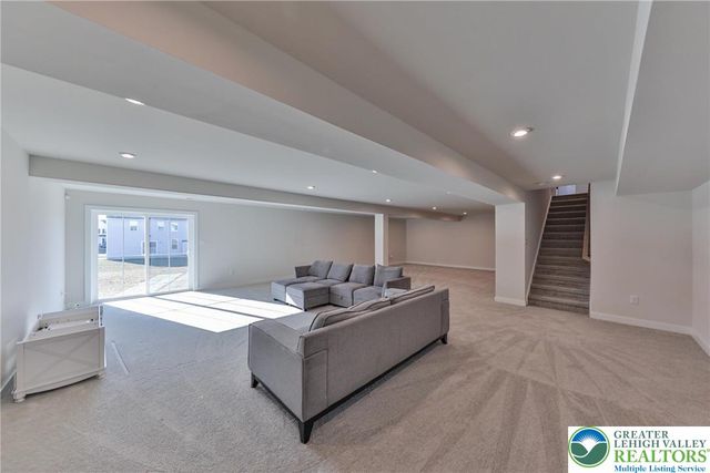 2890 Hawk Valley Court, Upper Saucon Twp, PA 18034