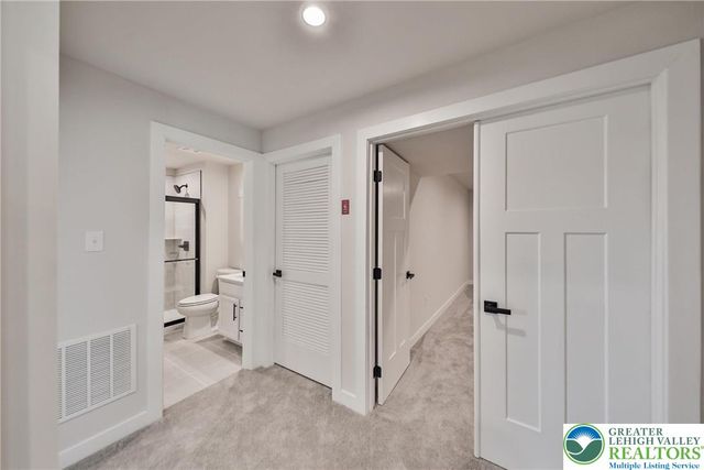 2890 Hawk Valley Court, Upper Saucon Twp, PA 18034