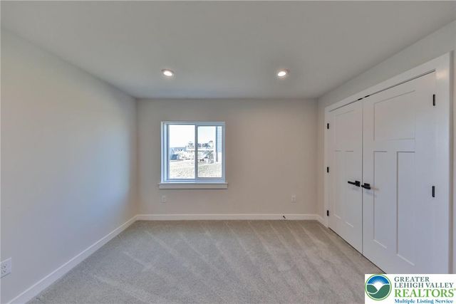 2890 Hawk Valley Court, Upper Saucon Twp, PA 18034