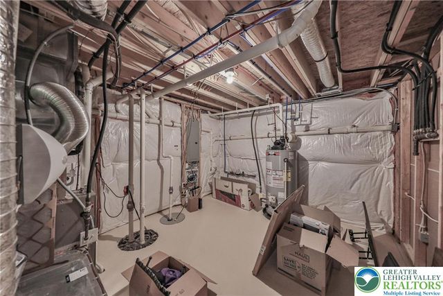 2890 Hawk Valley Court, Upper Saucon Twp, PA 18034