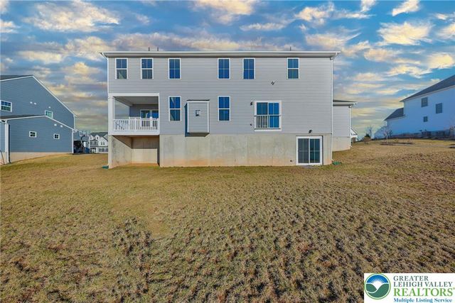 2890 Hawk Valley Court, Upper Saucon Twp, PA 18034