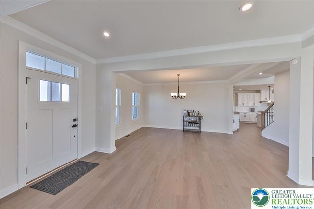 2890 Hawk Valley Court, Upper Saucon Twp, PA 18034