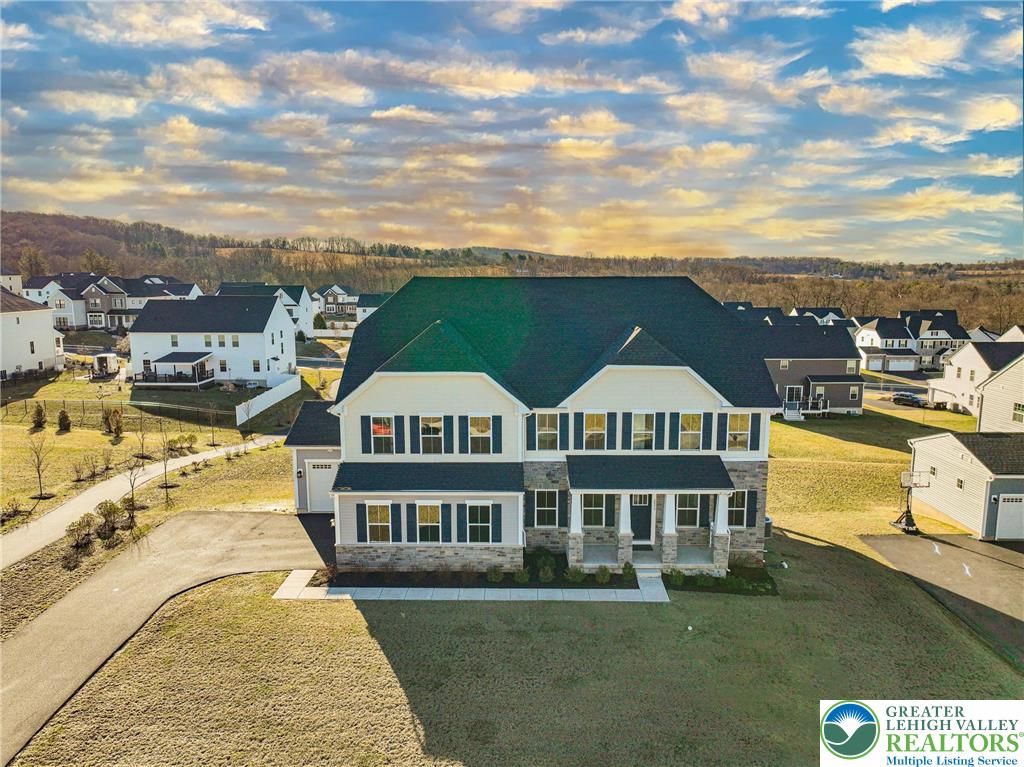 2890 Hawk Valley Court, Upper Saucon Twp, PA 18034