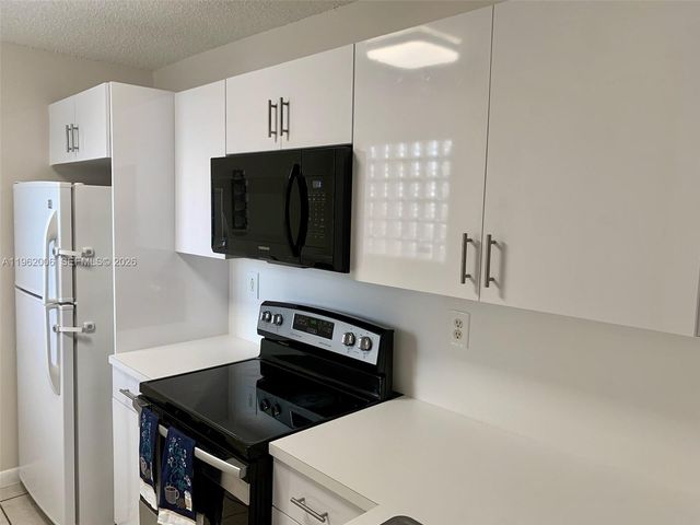 15701 SW 137th Avenue 204, Miami, FL 33177