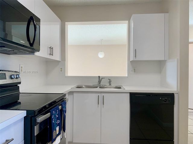 15701 SW 137th Avenue 204, Miami, FL 33177