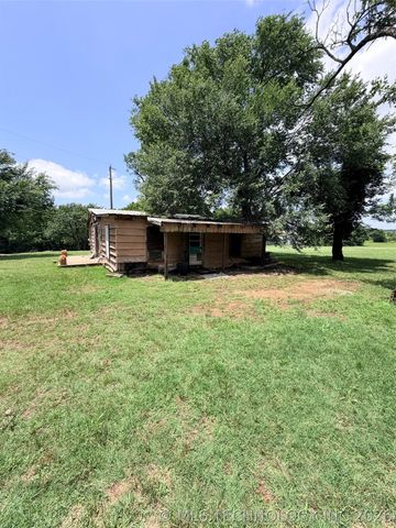 10305 Mesquite Road, Henryetta, OK 74437
