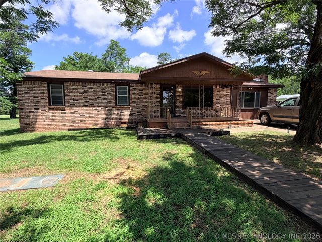 10305 Mesquite Road, Henryetta, OK 74437