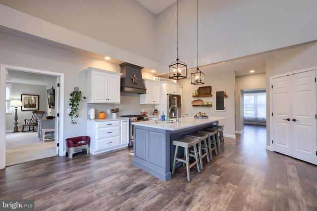 975 MARTIN AVE, Ephrata, PA 17522