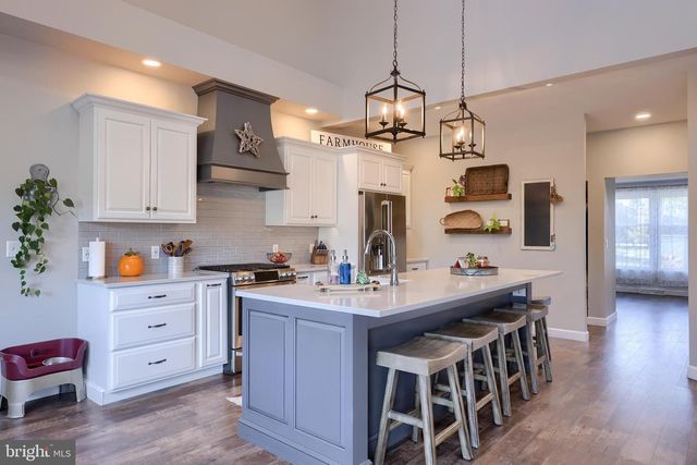 975 MARTIN AVE, Ephrata, PA 17522