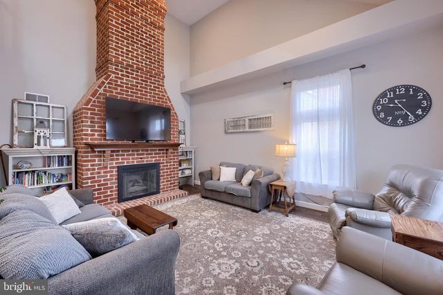 975 MARTIN AVE, Ephrata, PA 17522