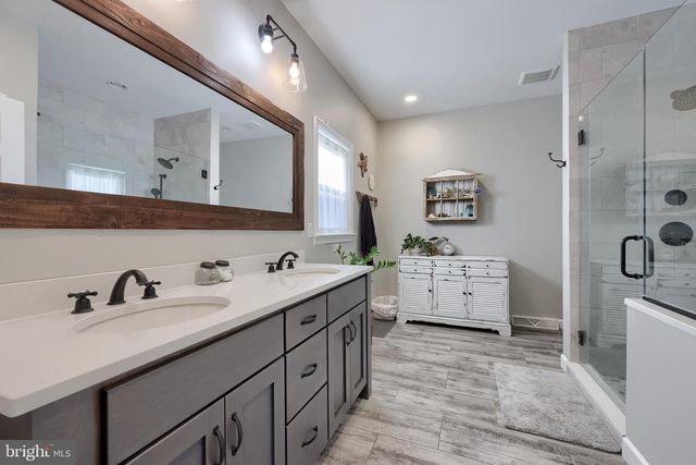 975 MARTIN AVE, Ephrata, PA 17522