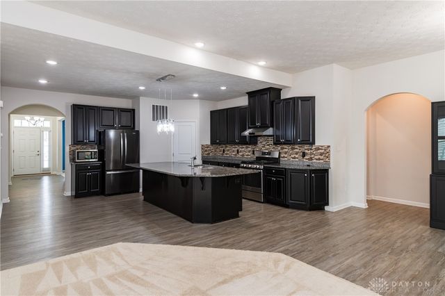 1735 Spring Meadows Drive, Beavercreek Twp, OH 45385