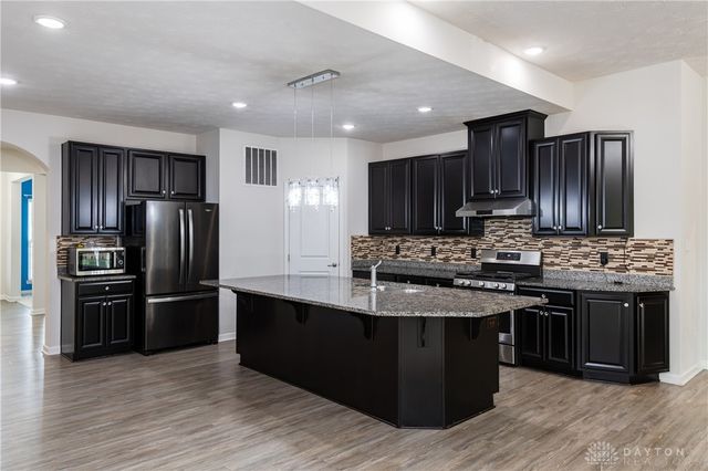 1735 Spring Meadows Drive, Beavercreek Twp, OH 45385