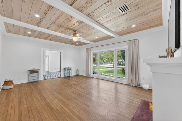 400 NE 5th Avenue, Pompano Beach, FL 33060