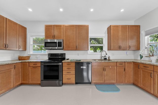 400 NE 5th Avenue, Pompano Beach, FL 33060