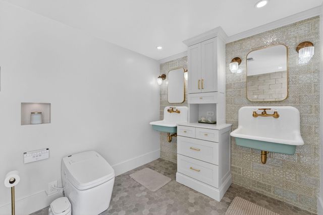 400 NE 5th Avenue, Pompano Beach, FL 33060