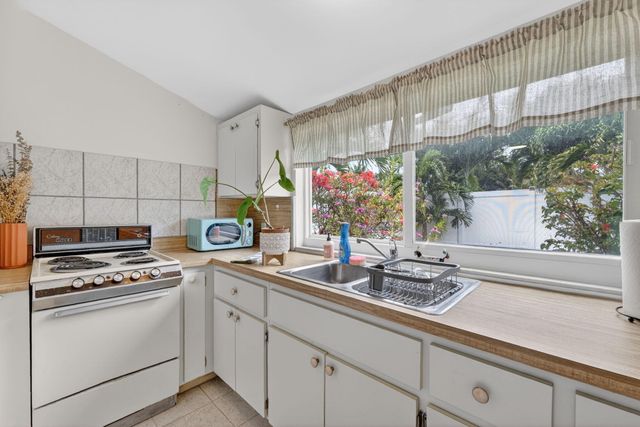 400 NE 5th Avenue, Pompano Beach, FL 33060