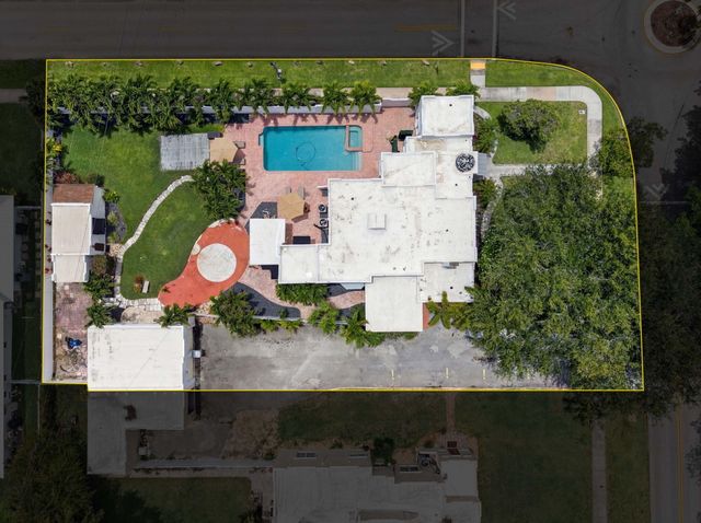 400 NE 5th Avenue, Pompano Beach, FL 33060