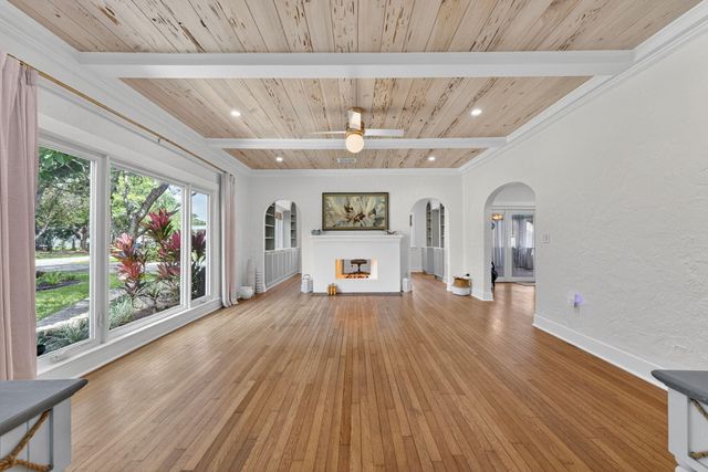 400 NE 5th Avenue, Pompano Beach, FL 33060