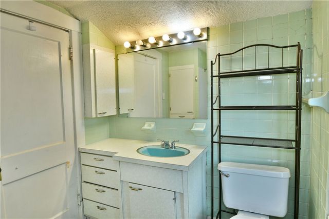 1107 W Ridge Ave, Sharpsville, PA 16150