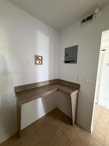 1817 S Ocean Dr 319, Hallandale Beach, FL 33009