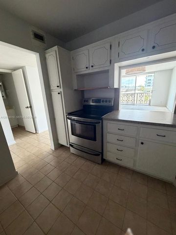 1817 S Ocean Dr 319, Hallandale Beach, FL 33009