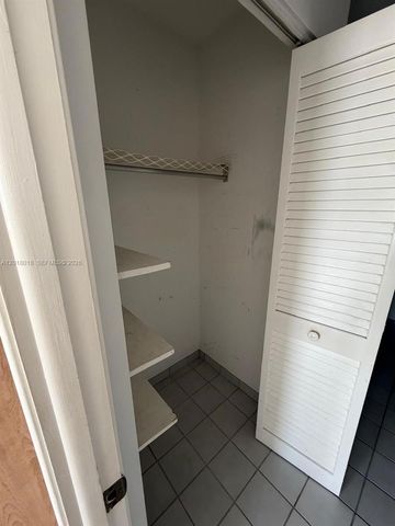 1817 S Ocean Dr 319, Hallandale Beach, FL 33009