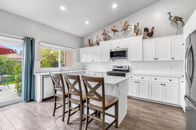 6239 E Fedora Avenue, Fresno, CA 93727