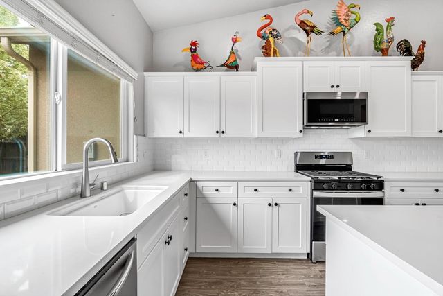 6239 E Fedora Avenue, Fresno, CA 93727