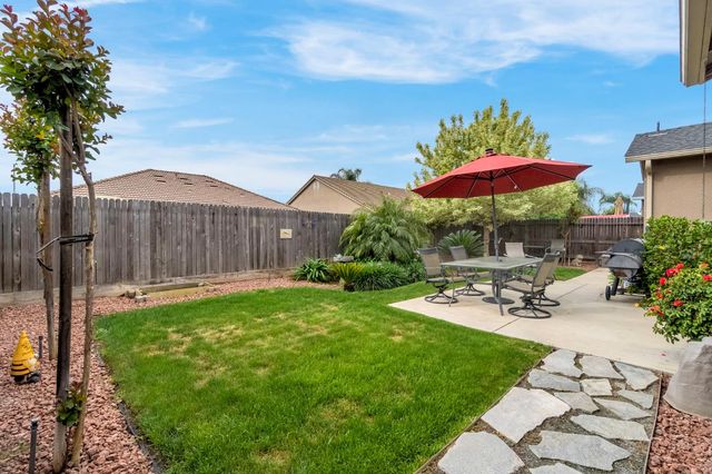 6239 E Fedora Avenue, Fresno, CA 93727