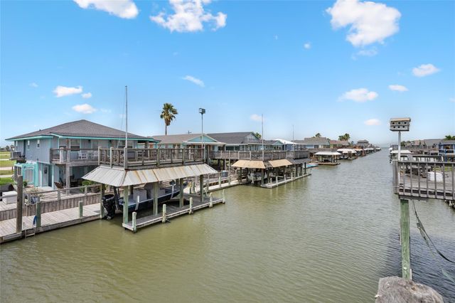 1247 Bay Street, Crystal Beach, TX 77650