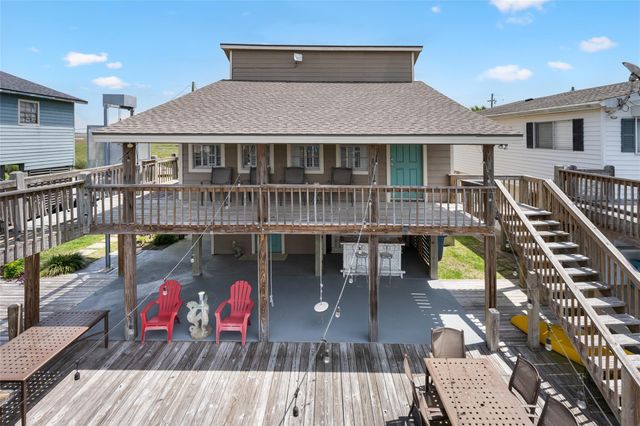 1247 Bay Street, Crystal Beach, TX 77650