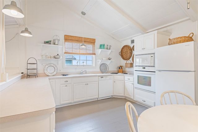 1247 Bay Street, Crystal Beach, TX 77650