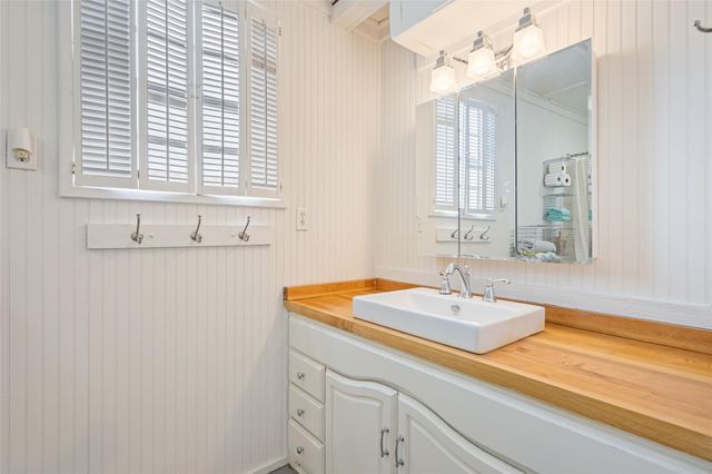 1247 Bay Street, Crystal Beach, TX 77650
