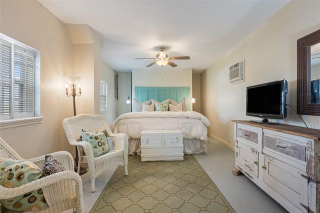 1247 Bay Street, Crystal Beach, TX 77650