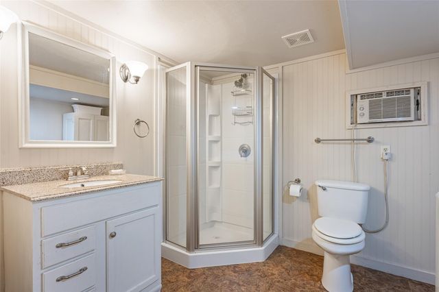1247 Bay Street, Crystal Beach, TX 77650