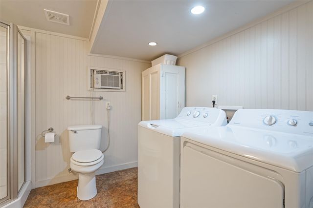 1247 Bay Street, Crystal Beach, TX 77650