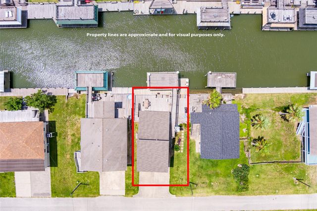 1247 Bay Street, Crystal Beach, TX 77650