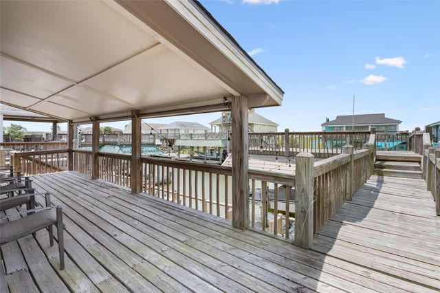 1247 Bay Street, Crystal Beach, TX 77650