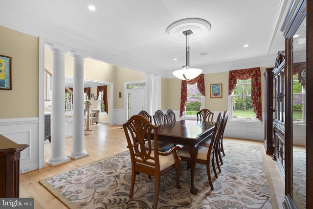 370 EAGLE HILL RD, Pasadena, MD 21122
