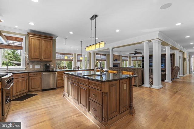 370 EAGLE HILL RD, Pasadena, MD 21122