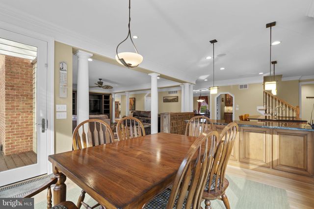 370 EAGLE HILL RD, Pasadena, MD 21122