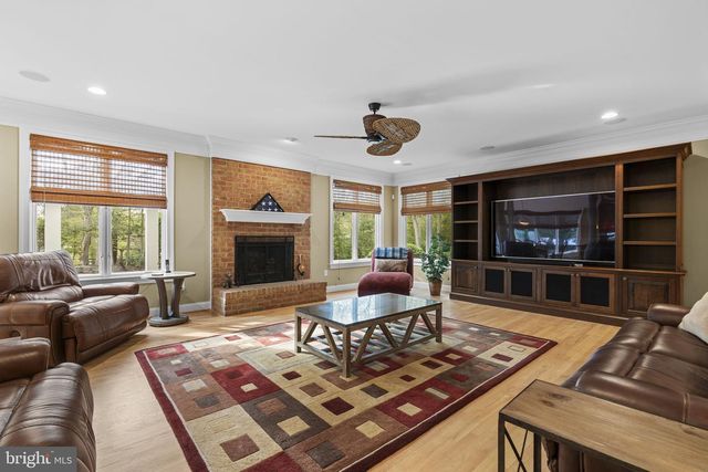 370 EAGLE HILL RD, Pasadena, MD 21122