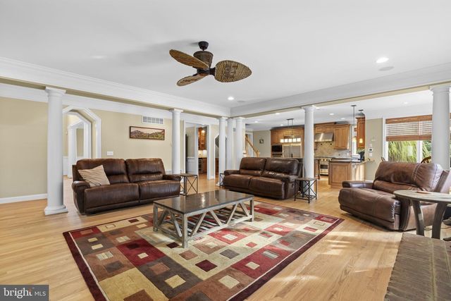370 EAGLE HILL RD, Pasadena, MD 21122